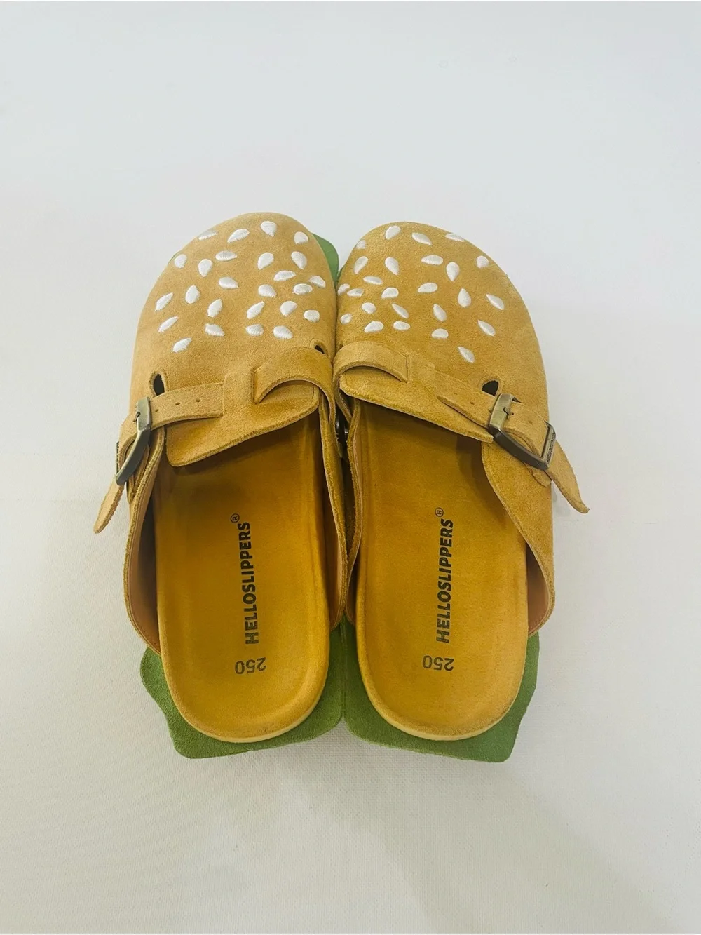 Helloslippers Burger Clogs Suede Novelty Food Shoes Size M8 or W9.5